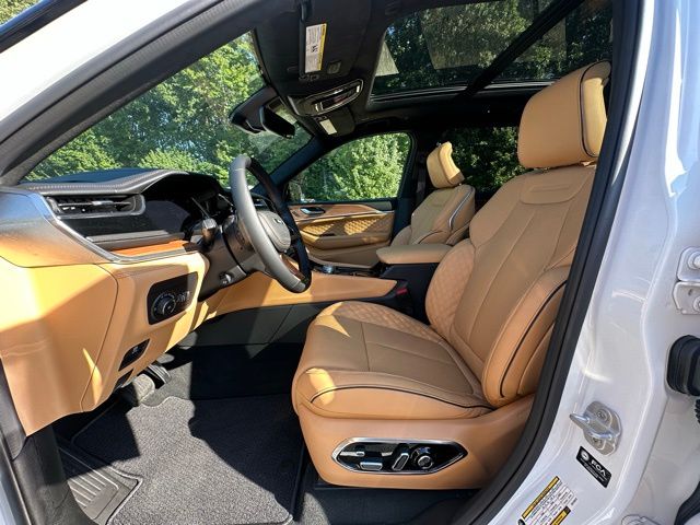 2025 Jeep Grand Cherokee L Summit Reserve photo 22