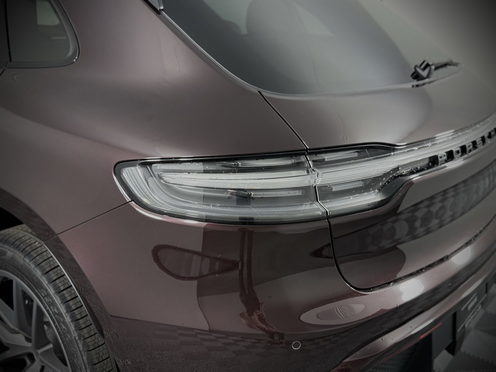 2025 Porsche Macan T photo 13
