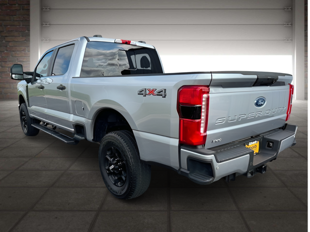 2024 Ford F-350 photo 5