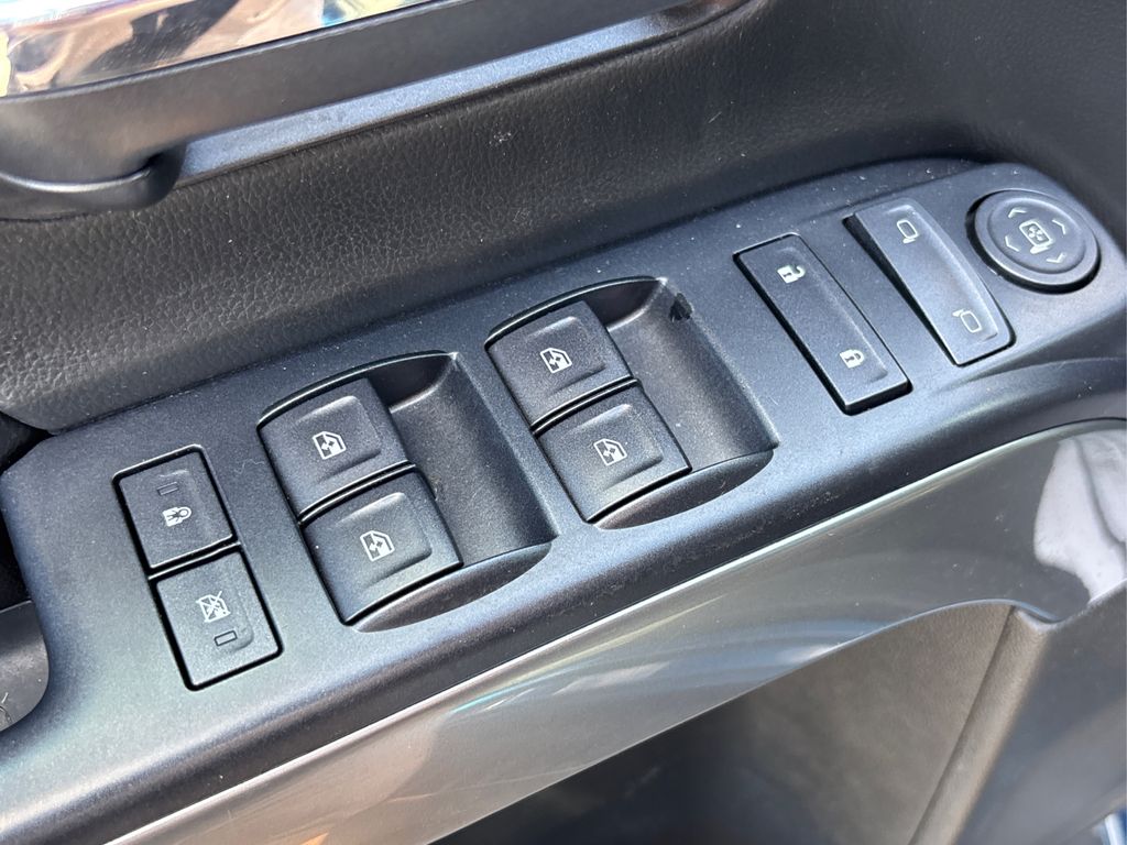 2017 Chevrolet Silverado 1500 LT photo 22