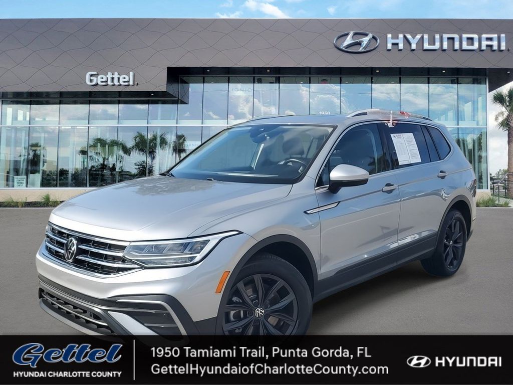 2024 Volkswagen Tiguan SE's photo