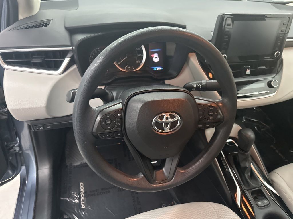 2022 Toyota Corolla LE photo 10