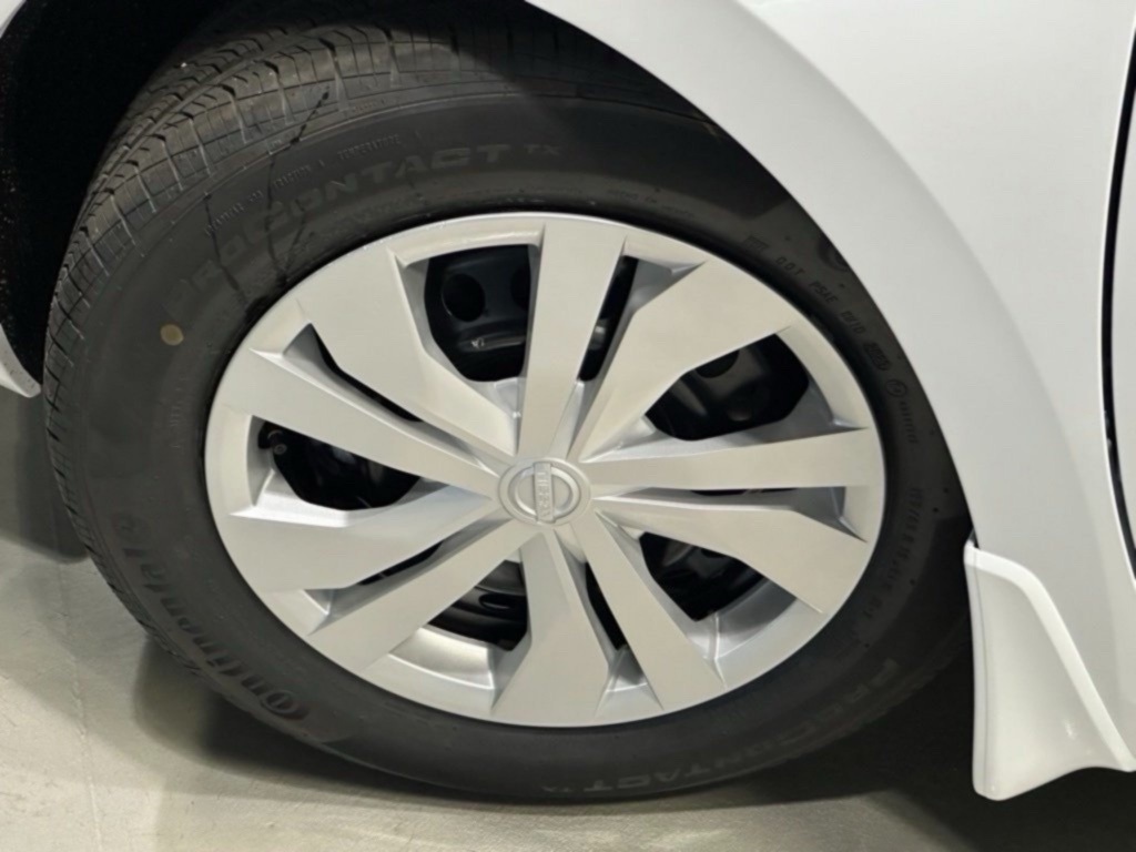 2025 Nissan Versa S photo 6