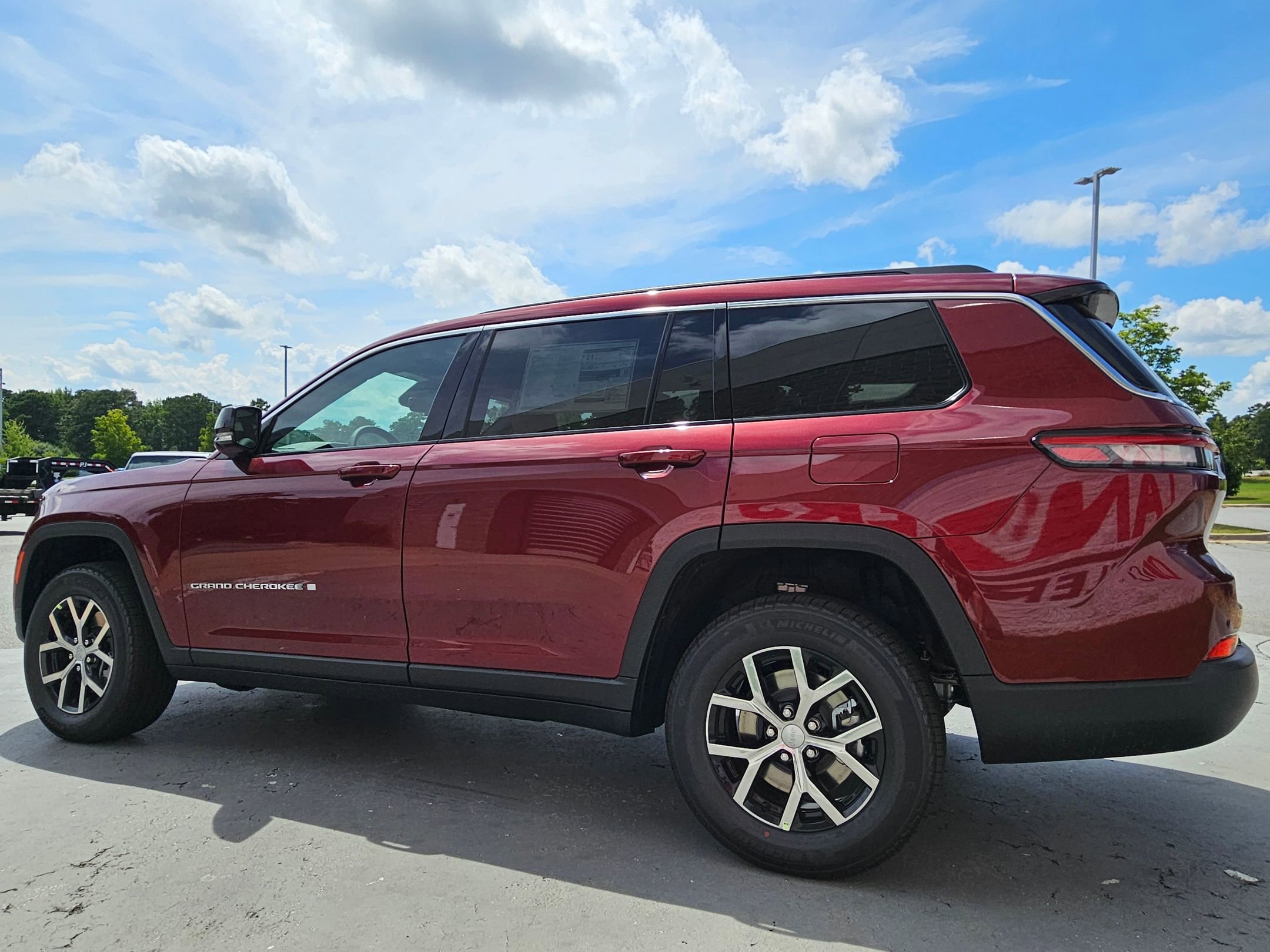 2025 Jeep Grand Cherokee Limited photo 5