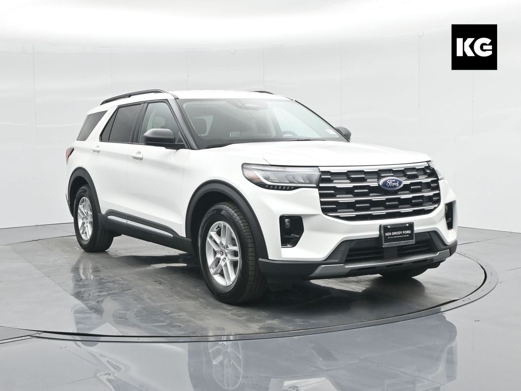 2025 Ford Explorer Active's photo