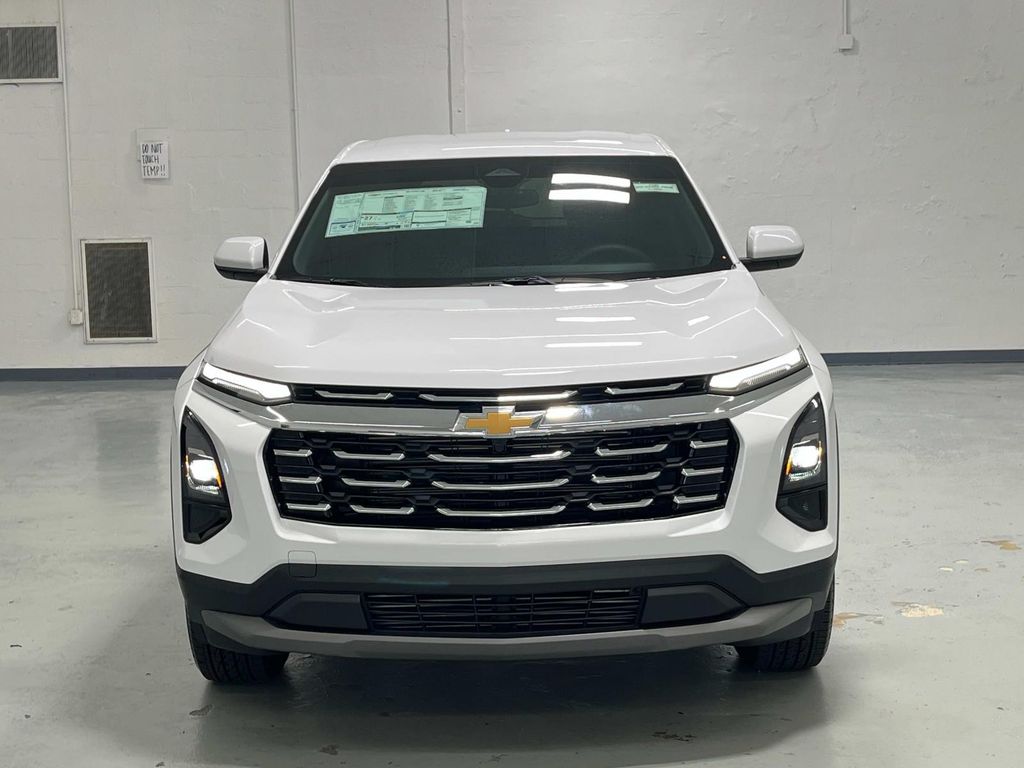 2026 Chevrolet Equinox LT photo 2