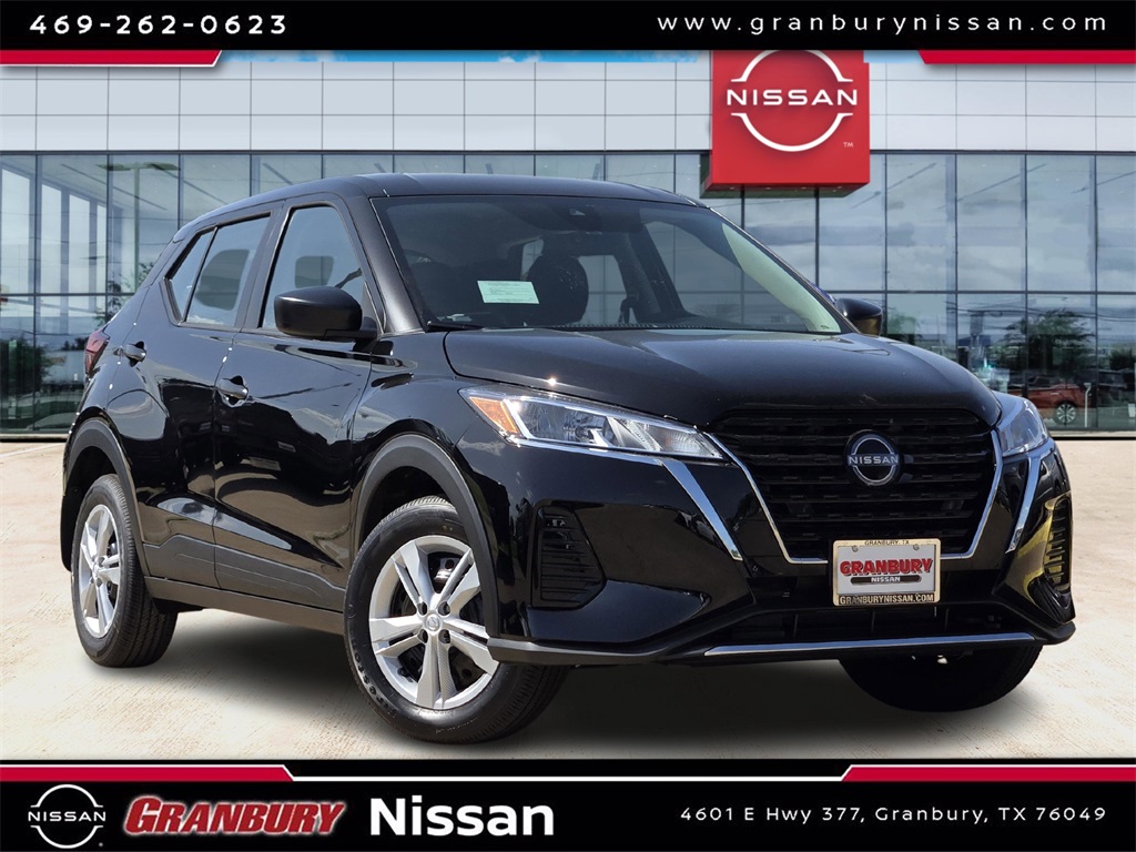 2025 Nissan KICKS PLAY Base's photo