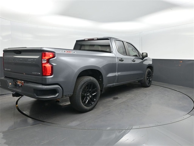 2020 Chevrolet Silverado 1500 Custom photo 25