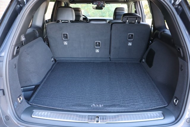 2025 Jeep Grand Cherokee Summit photo 35