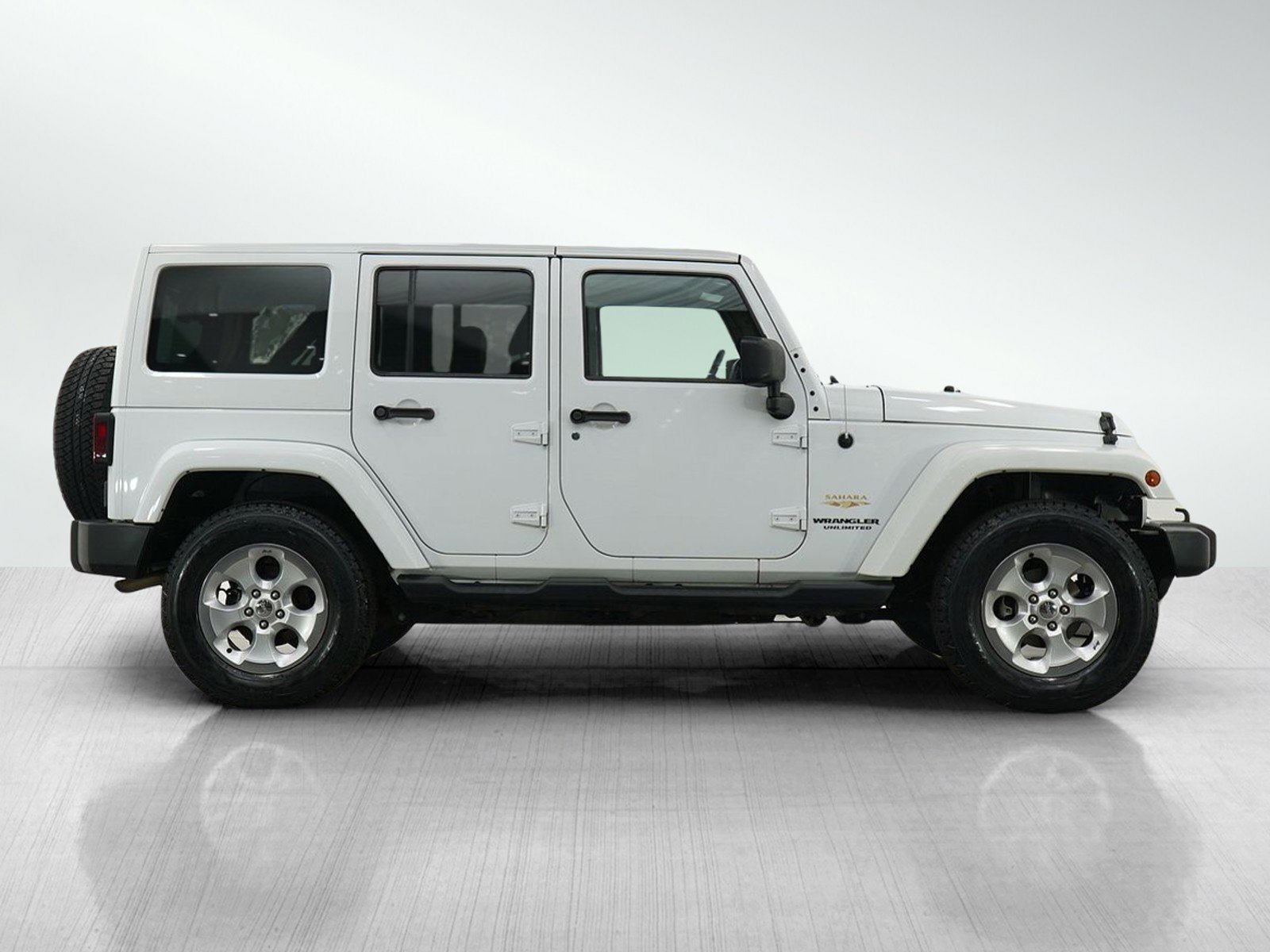 2014 Jeep Wrangler Unlimited Sahara photo 6