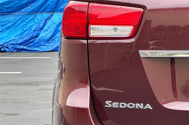2015 Kia Sedona SX photo 35