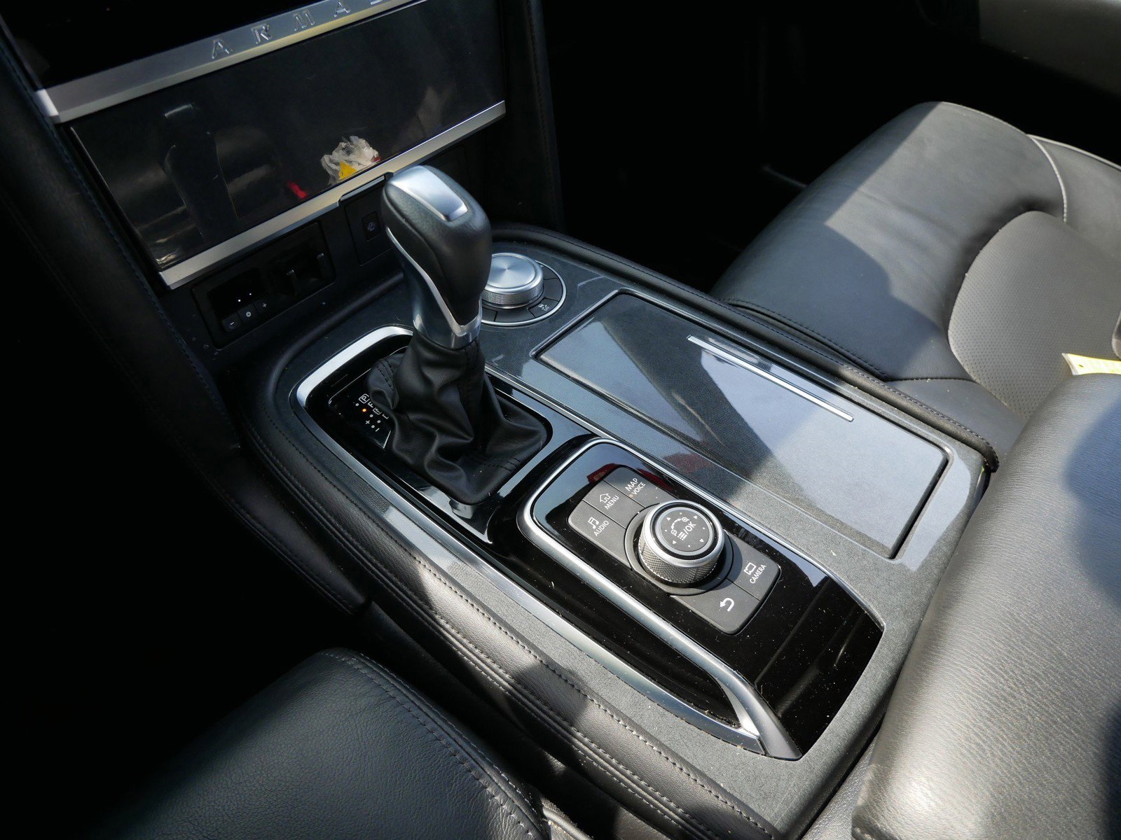 2024 Nissan Armada SL photo 21