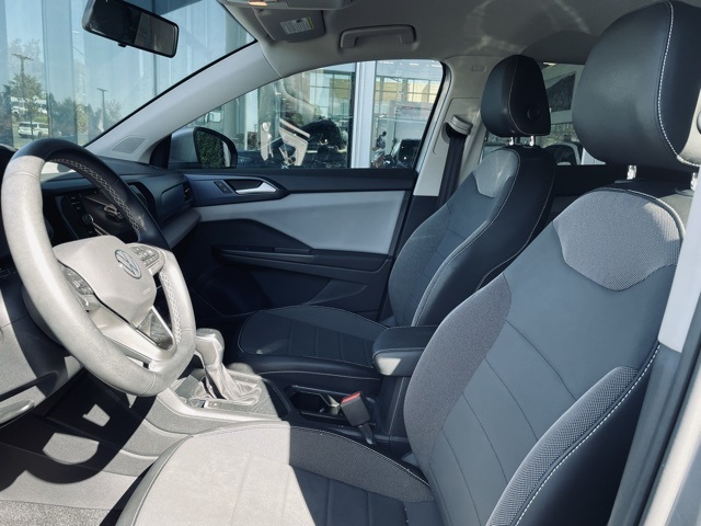 2022 Volkswagen Taos SE photo 3