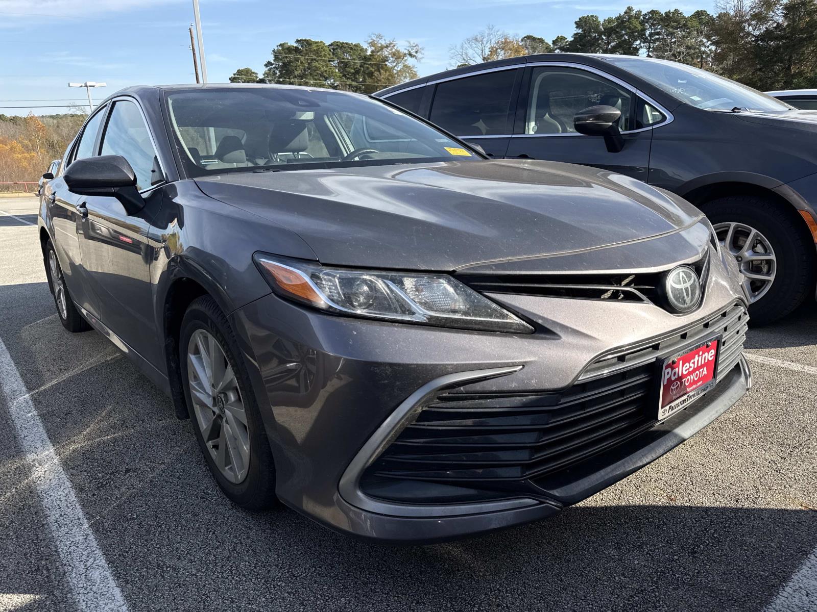 2023 Toyota Camry LE's photo