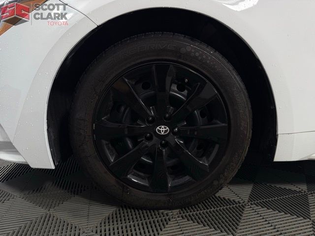 2021 Toyota Corolla LE photo 8