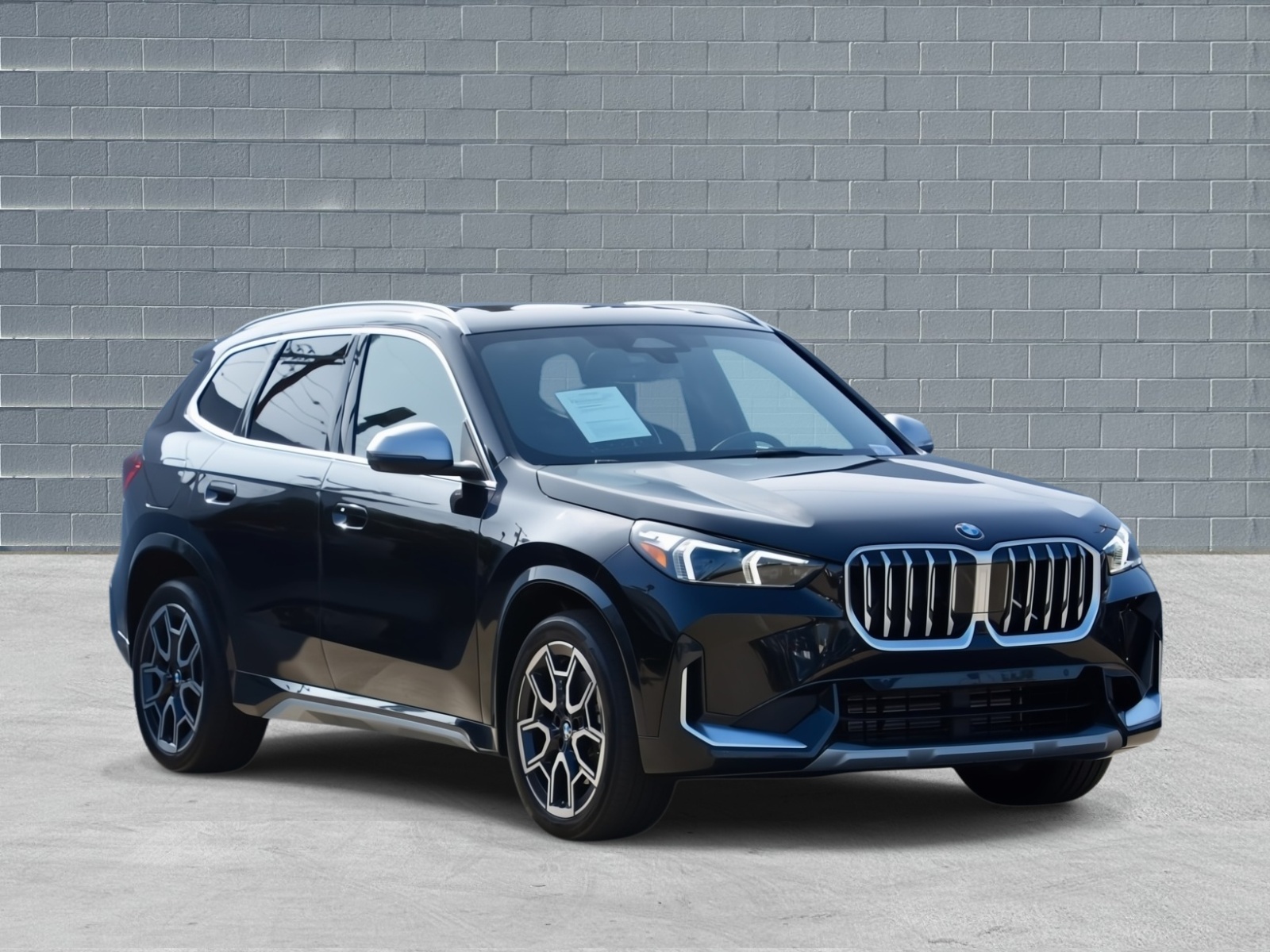 2024 BMW X1 28i's photo