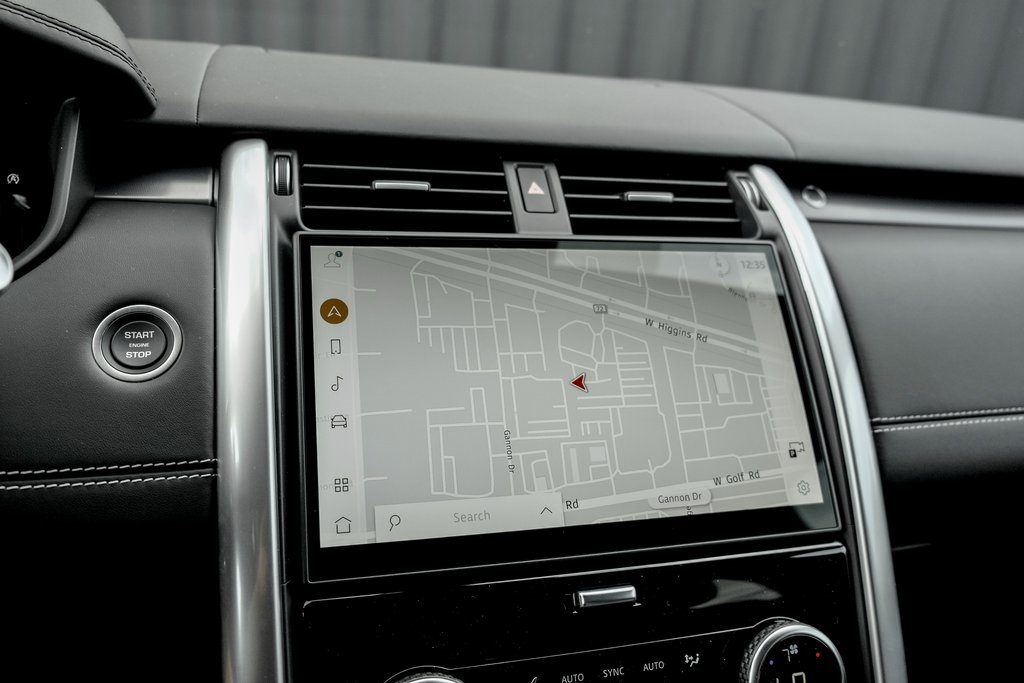 2025 Land Rover Discovery Metropolitan Edition photo 11
