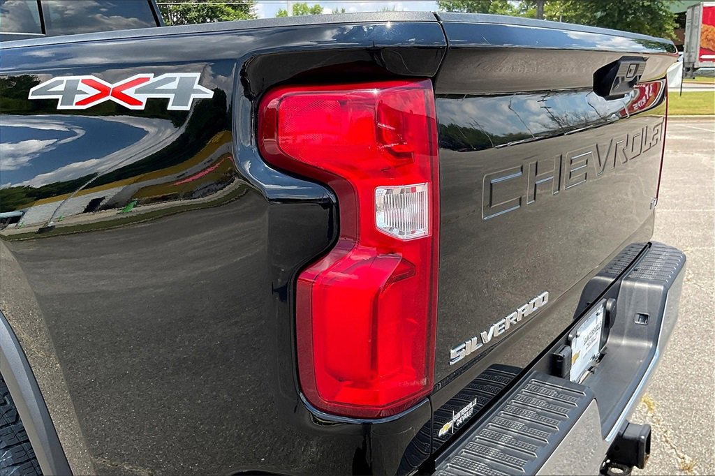 2023 Chevrolet Silverado LTZ photo 31