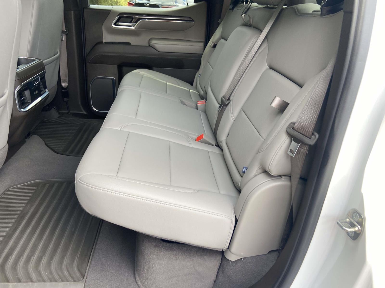 2024 Chevrolet Silverado 1500 LTZ photo 4