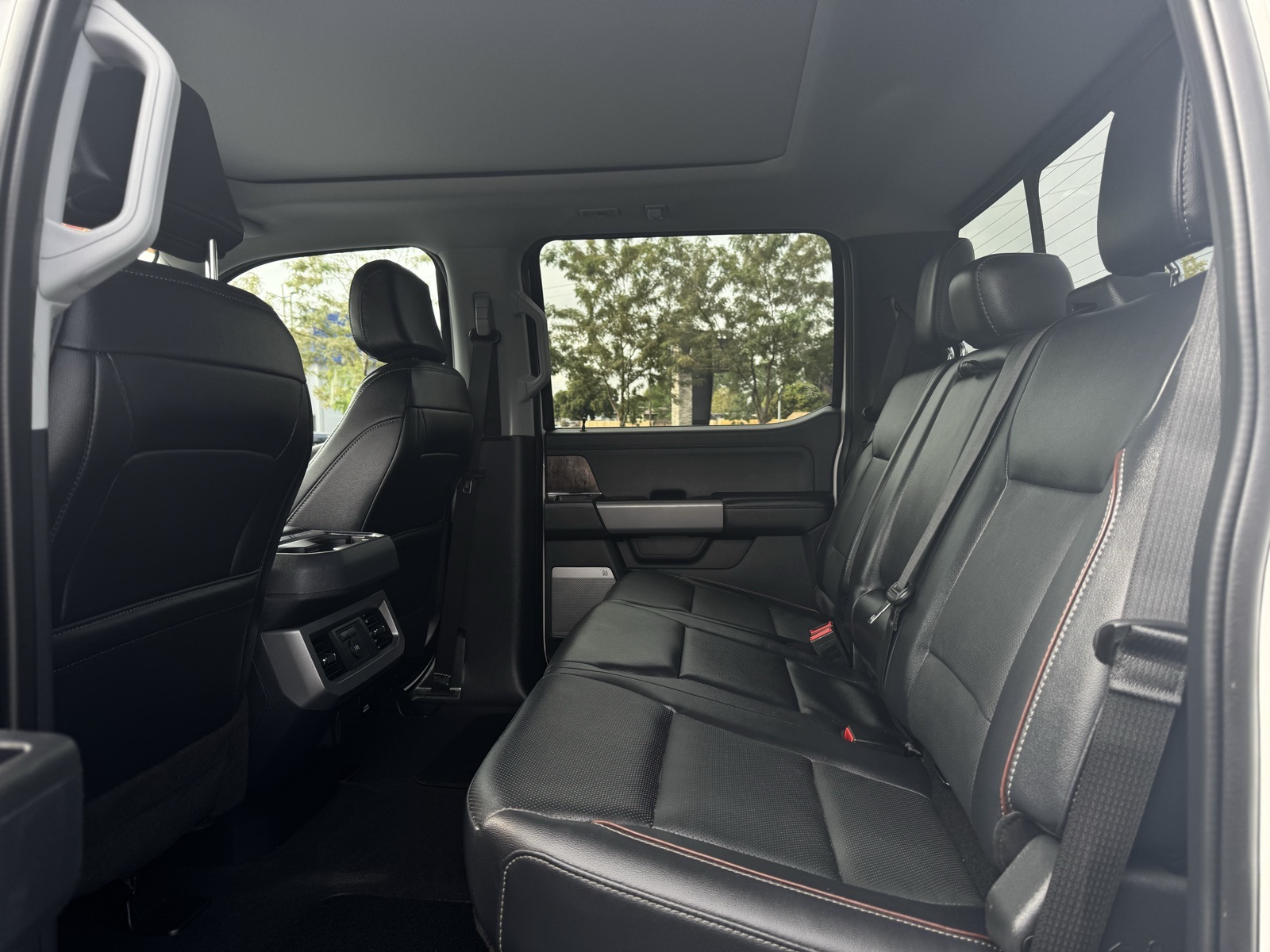 2024 Ford F-350 photo 26