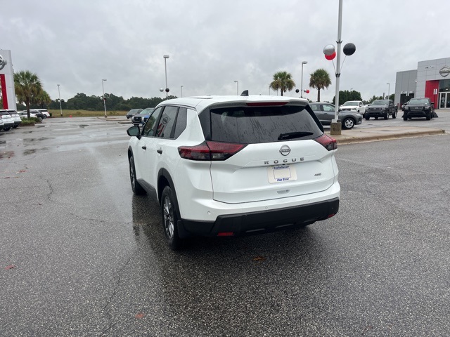 2025 Nissan Rogue S photo 8