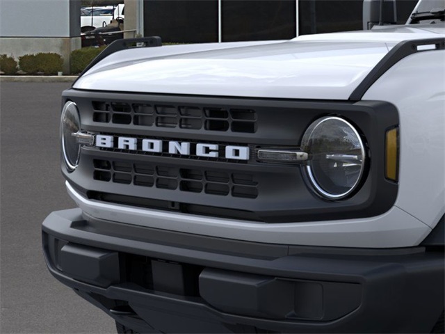 2025 Ford Bronco Base photo 15