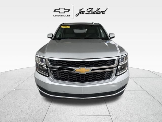 2016 Chevrolet Suburban LT photo 2