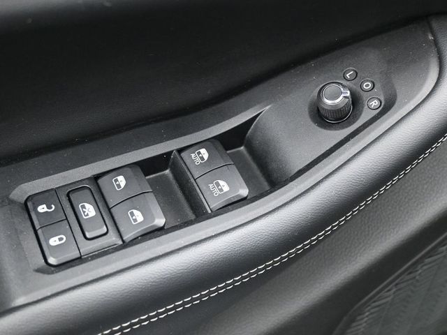 2023 Jeep Grand Cherokee Limited photo 3