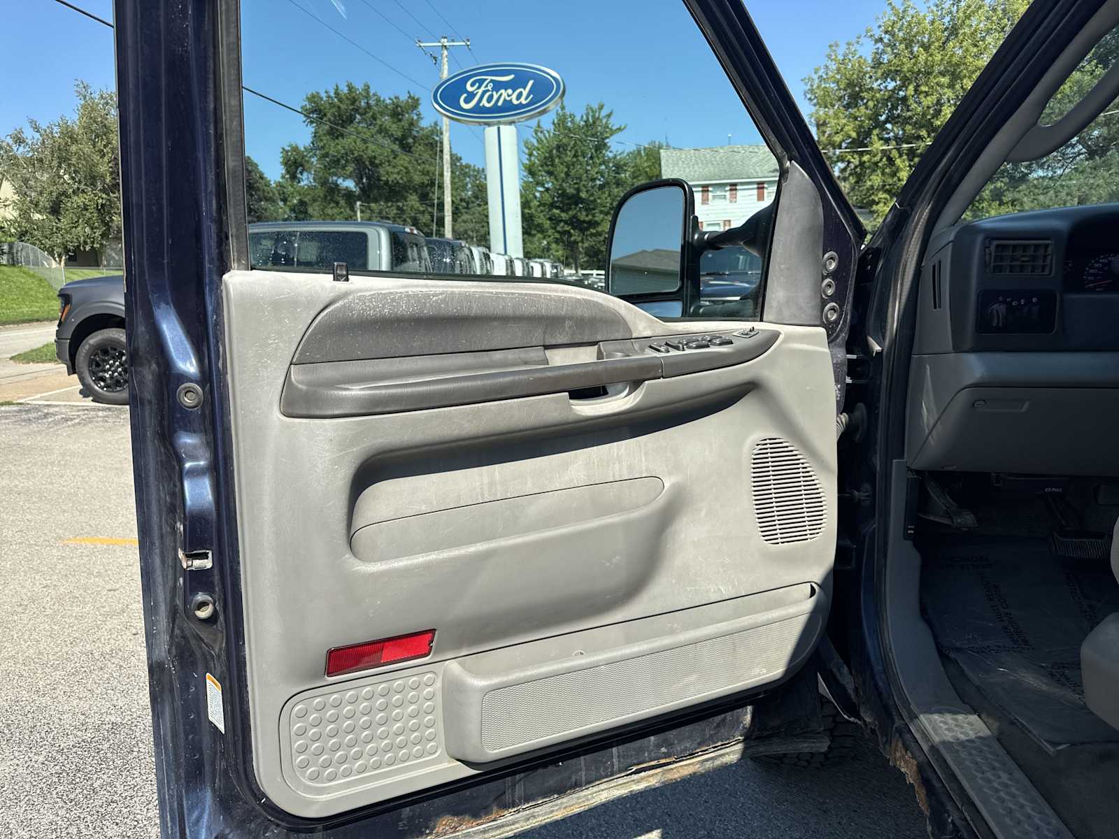 2003 Ford F-250 XLT photo 16
