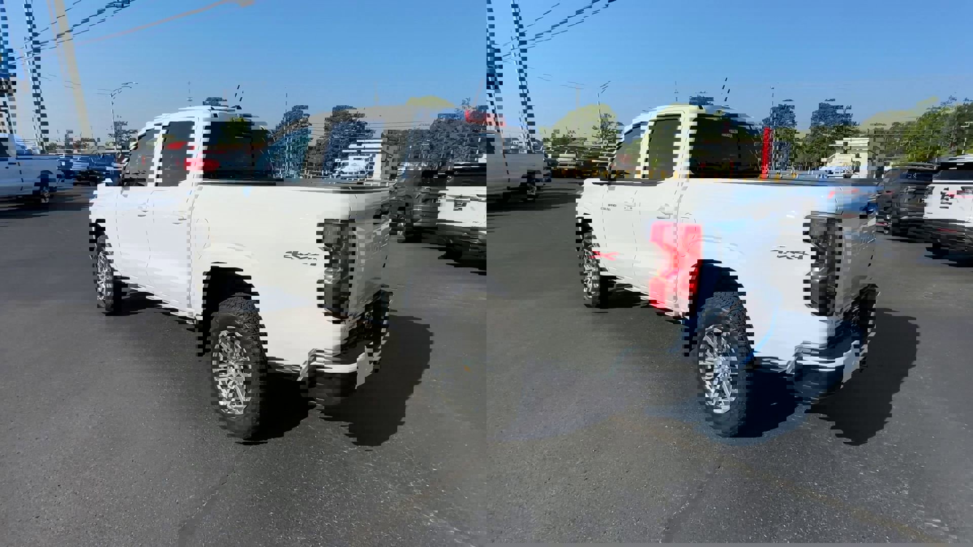 2025 Chevrolet Colorado Work Truck LT photo 5