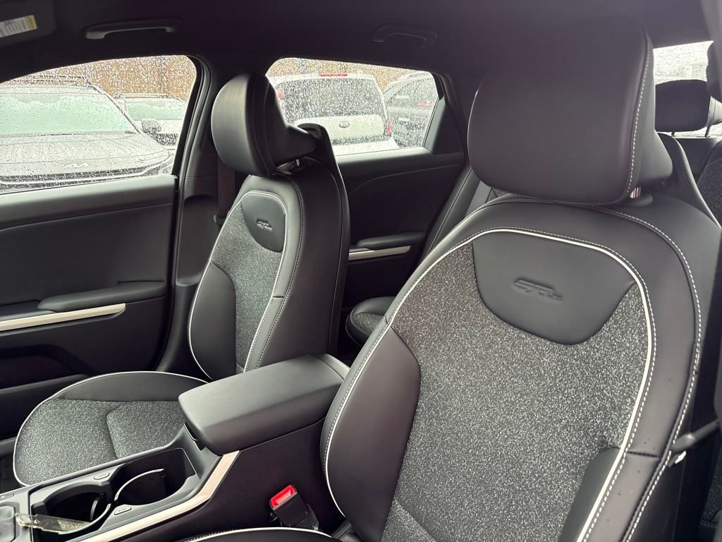 2025 Kia K4 GT-Line photo 12