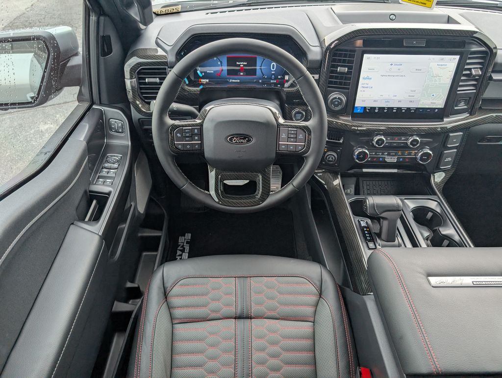 2025 Ford F-150 Lariat photo 9
