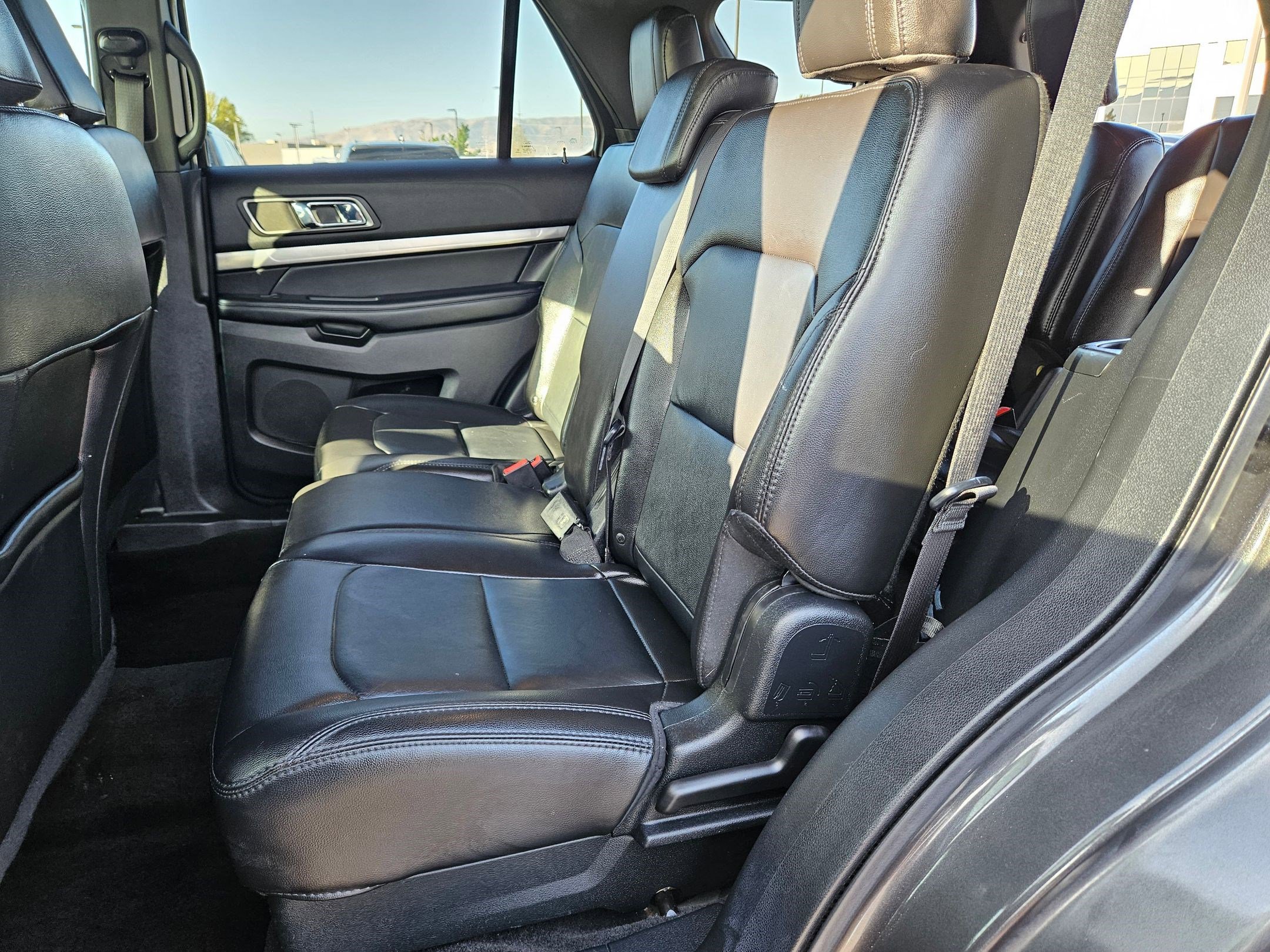 2018 Ford Explorer XLT photo 24