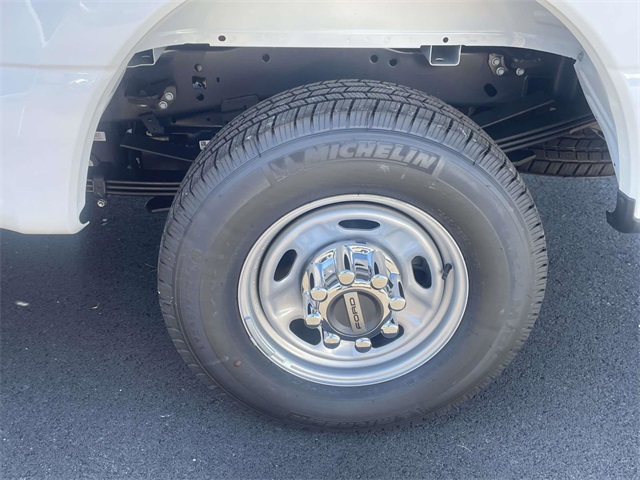 2025 Ford F-250 XL photo 2