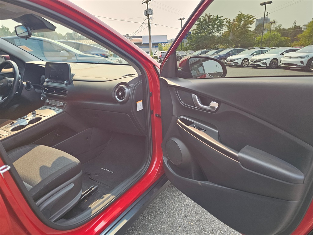 2022 Hyundai Kona Electric SEL photo 12