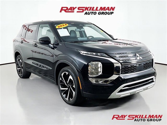 2024 Mitsubishi Outlander SE's photo