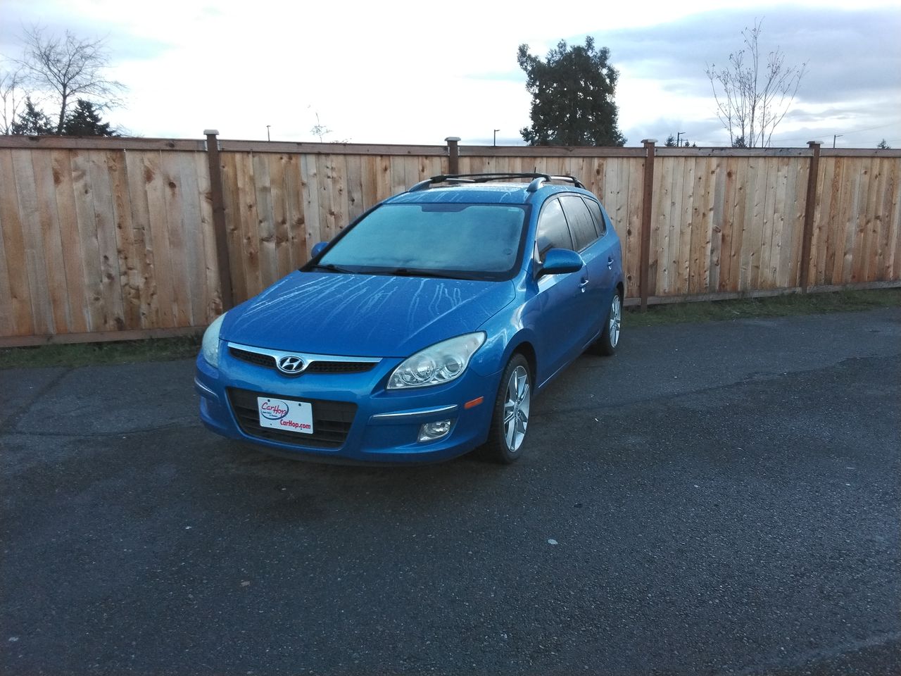 2010 Hyundai Elantra Touring SE's photo