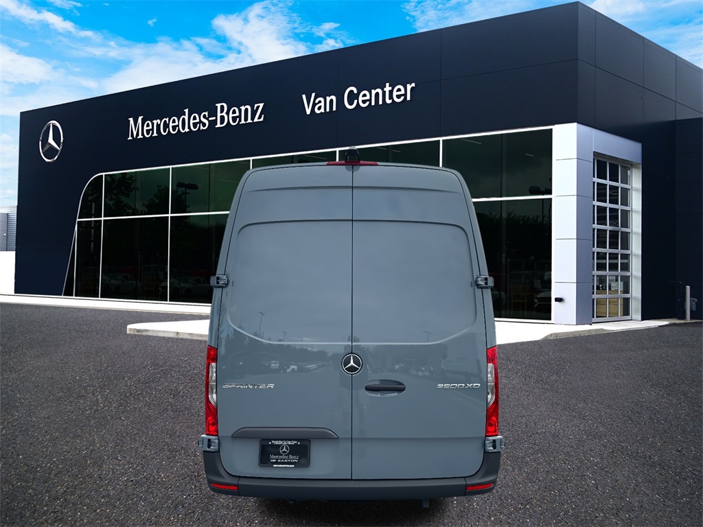 2026 Mercedes Benz Sprinter 3500 photo 3
