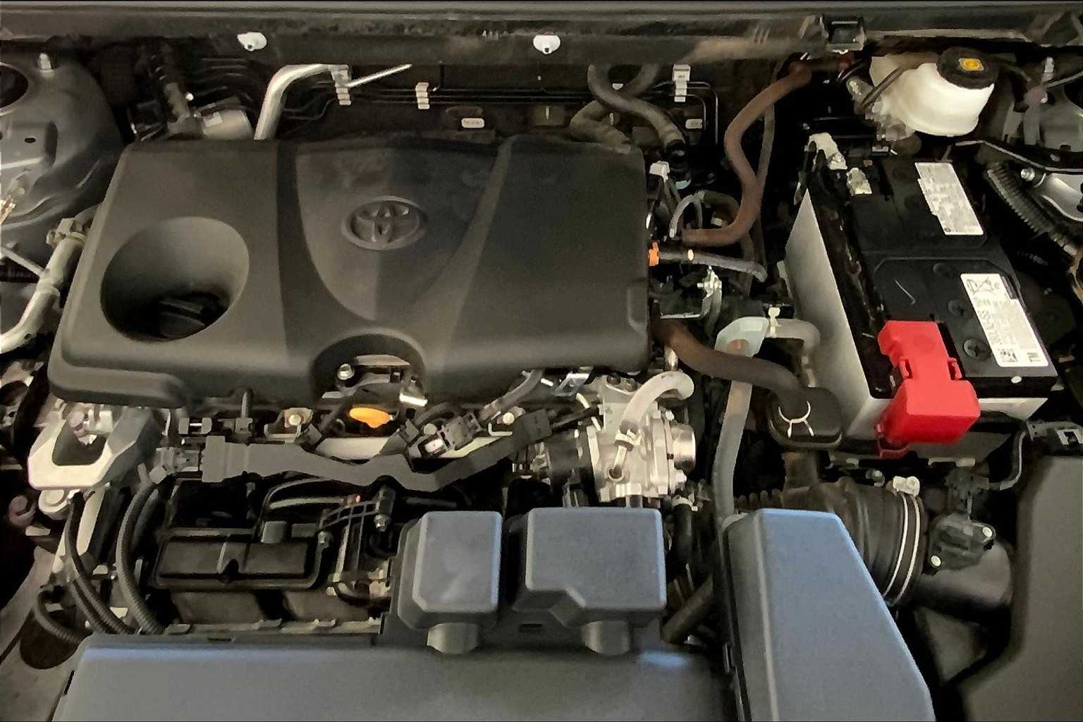2024 Toyota RAV4 XLE photo 27