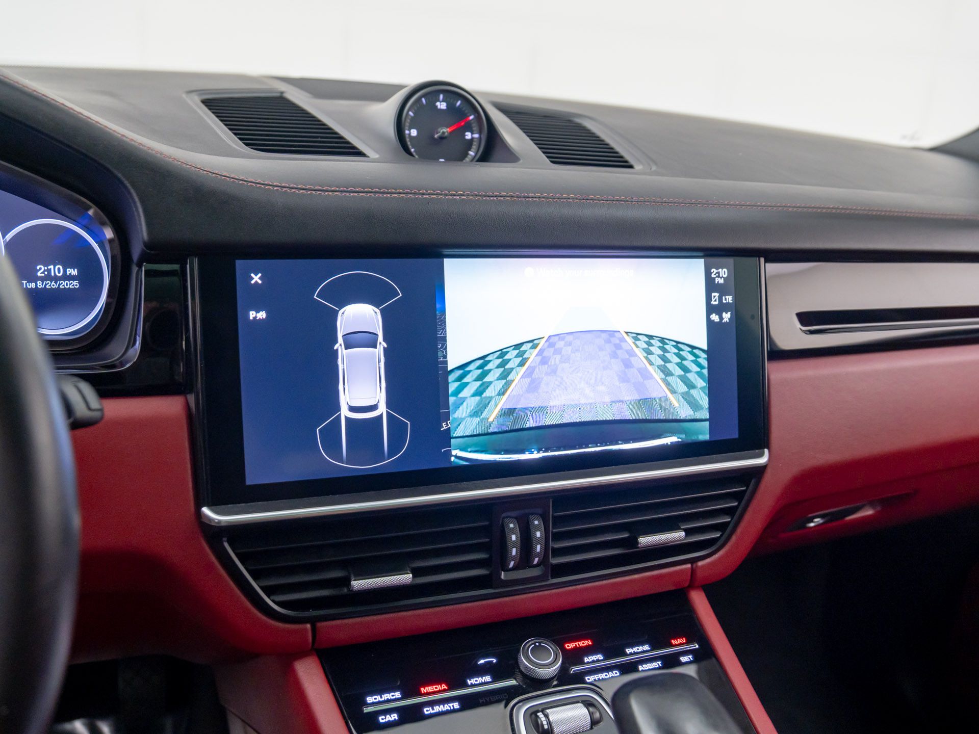 2022 Porsche Cayenne Base photo 23