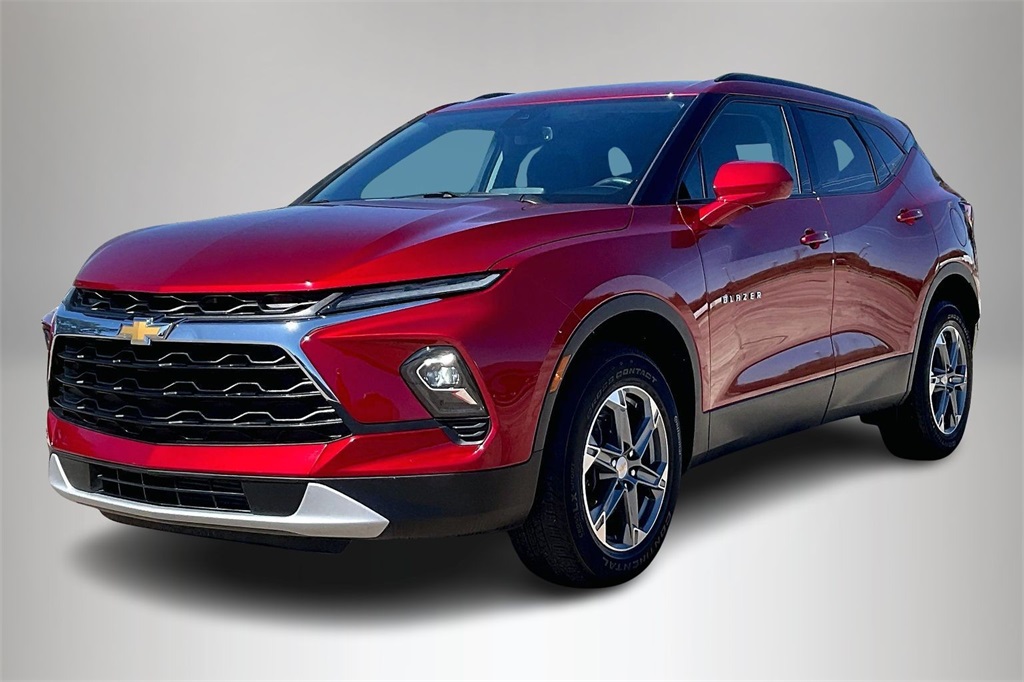 2023 Chevrolet Blazer 2LT photo 2