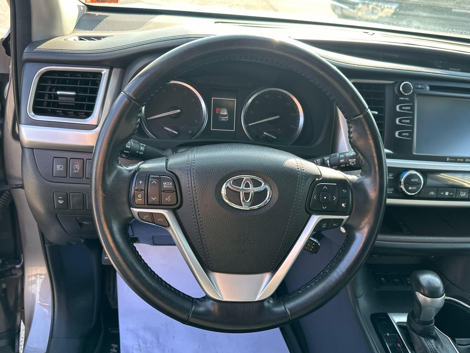 2018 Toyota Highlander XLE photo 12