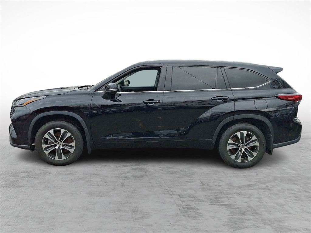 2023 Toyota Highlander XLE photo 4