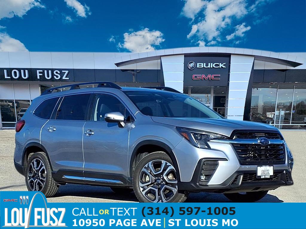 2023 Subaru Ascent Limited's photo