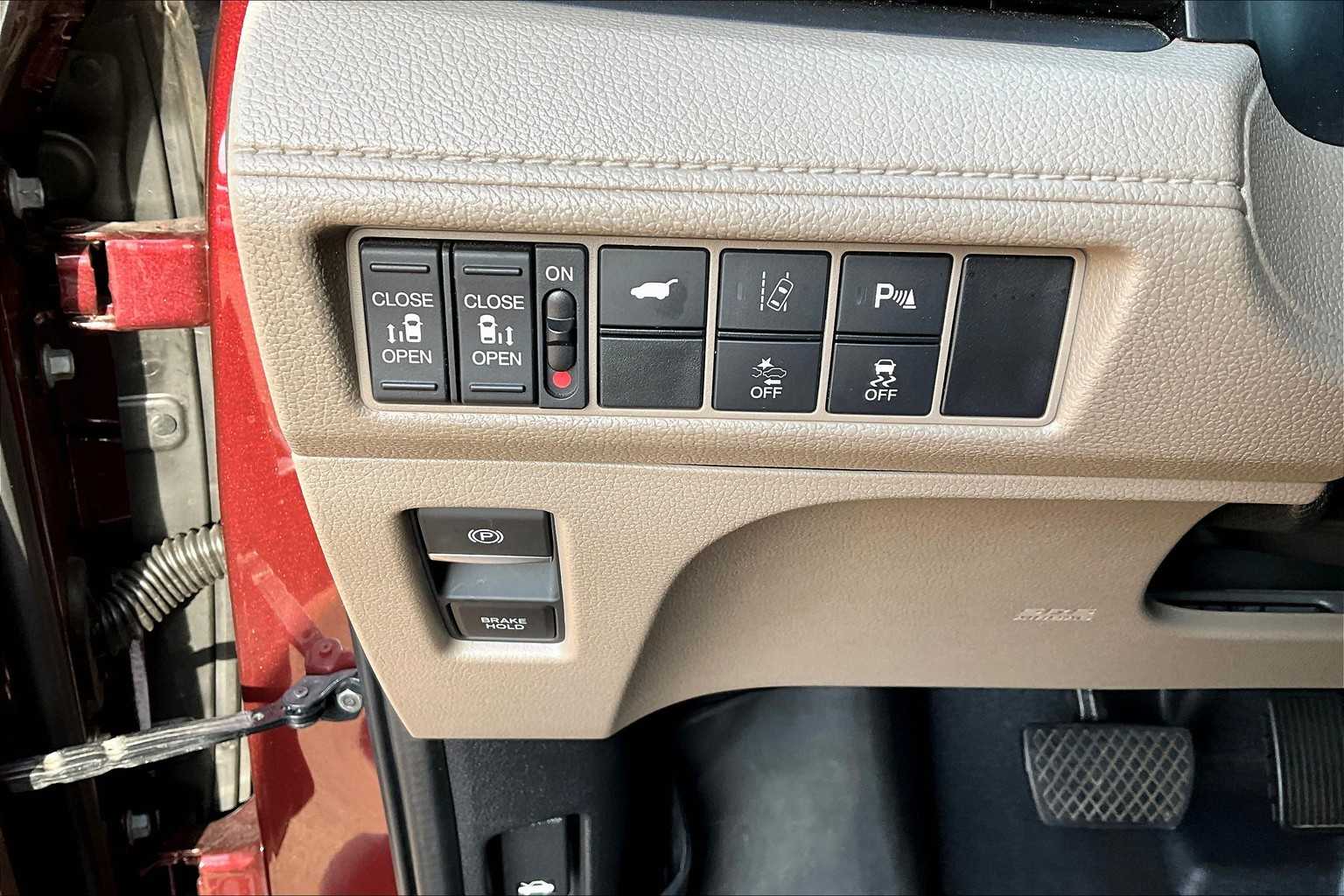 2019 Honda Odyssey Touring photo 30