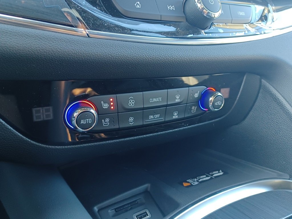 2024 Buick Enclave Premium photo 25