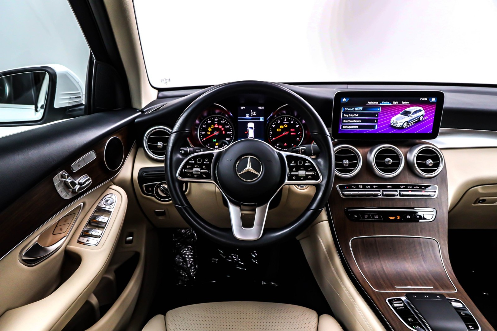 2021 Mercedes Benz GLC 300 photo 4