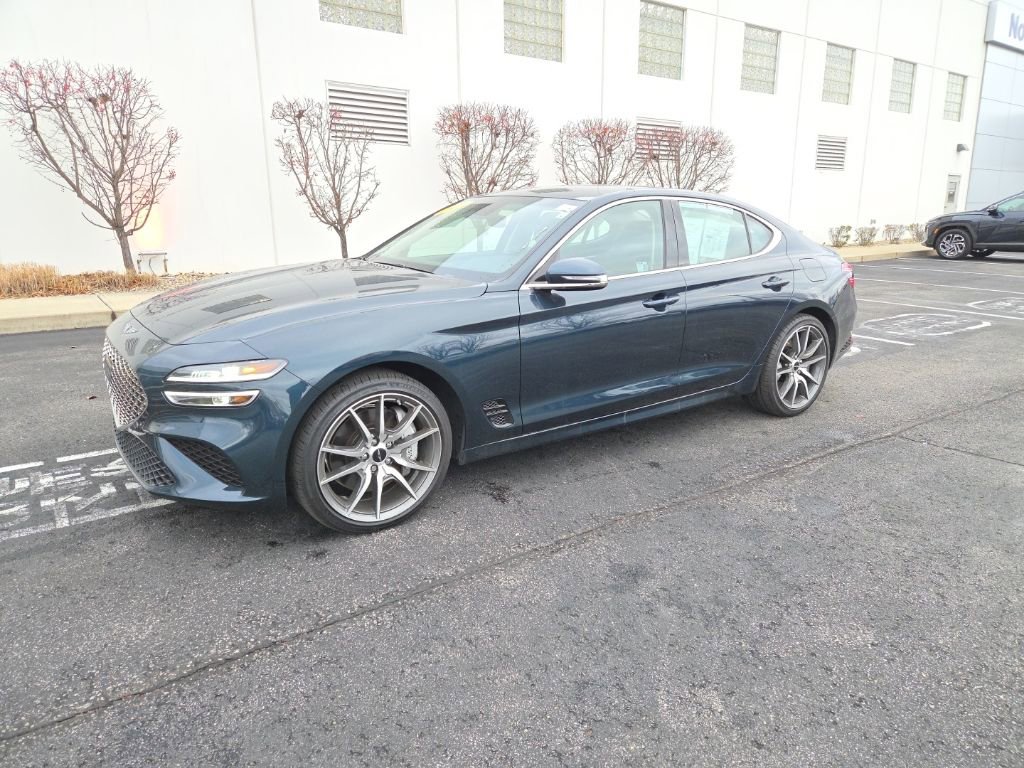 2024 Genesis G70 2.5T photo 3