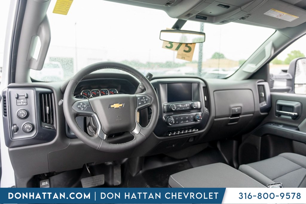 2024 Chevrolet Silverado 5500HD Work Truck photo 4
