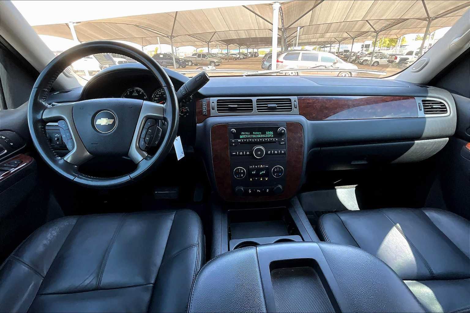 2012 Chevrolet Suburban LT photo 13